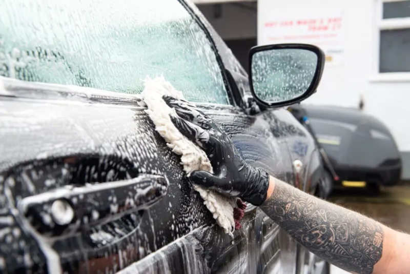 Mobile mini & full valet service
